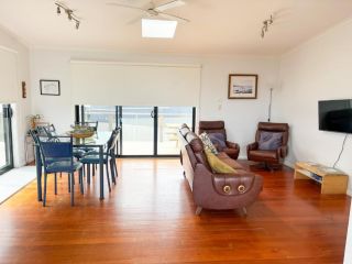 Ocean View Getaway Apartment, Port Campbell - 4