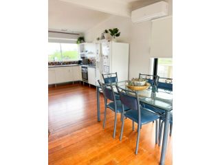 Ocean View Getaway Apartment, Port Campbell - 3