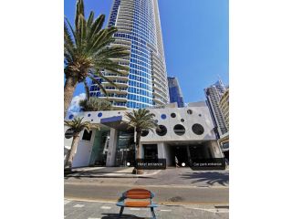 OceanView Properties with Widest Balcony Apartment, Gold Coast - 2