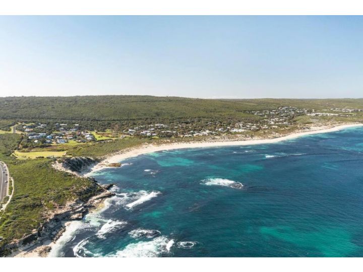 Ocean View walk to the beach & Surfers Point - Margaret River Properties Guest house, Prevelly - imaginea 12