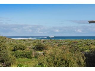 Ocean View walk to the beach & Surfers Point - Margaret River Properties Guest house, Prevelly - 3