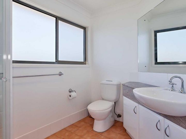 Ocean Views' 4 Ocean Street - air conditioned luxury with beautiful ocean views Apartment, Anna Bay - imaginea 11