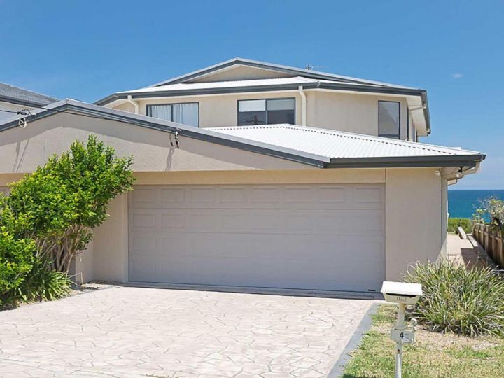 Ocean Views' 4 Ocean Street - air conditioned luxury with beautiful ocean views Apartment, Anna Bay - imaginea 15