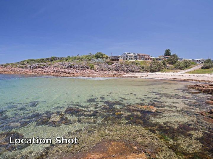 Ocean Views' 4 Ocean Street - air conditioned luxury with beautiful ocean views Apartment, Anna Bay - imaginea 19