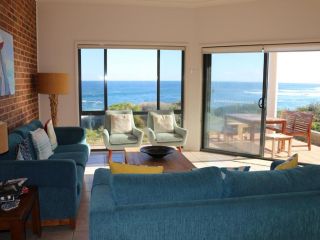 Ocean Views' 4 Ocean Street - air conditioned luxury with beautiful ocean views Apartment, Anna Bay - 3