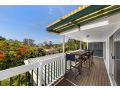 Ocean Views Central to everything , 2 bed, 2 minute walk to Beach Apartment, Noosa Heads - thumb 1