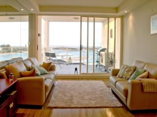 Ocean Views, SUNDRIFT- Unit 26 Apartment, The Entrance - 2