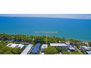Oceanfront Breeze with Ultimate Beach Views 5 Apartment, Clifton Beach - 3