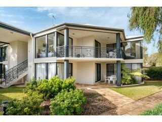 Oceans Edge - Unit 11 at Cape View Resort Guest house, Broadwater - 2