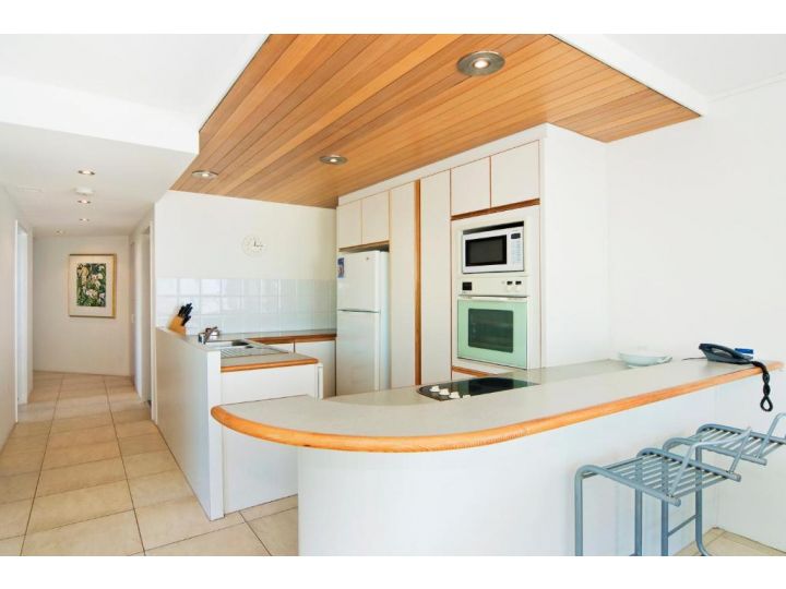 Oceanside Resort - Absolute Beachfront Apartments Aparthotel, Gold Coast - imaginea 5