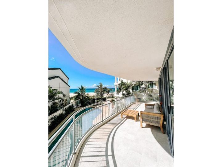 Oceanside Resort - Absolute Beachfront Apartments Aparthotel, Gold Coast - imaginea 12