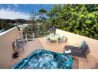 oceanview 6 with rooftop terrace & spa Apartment, Nambucca Heads - 2