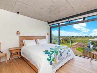 Oceanview Apartment, Port Fairy - 3