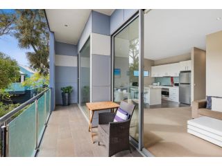 OG- By the Sea, 400m to Beach Apartment, Ocean Grove - 4