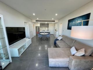 Olympic Park Delight Parking Pool Views Amazing Location Apartment, Sydney - 5