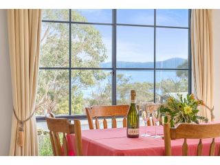 Omaroo Cottage Bruny Island Guest house, Alonnah - 5