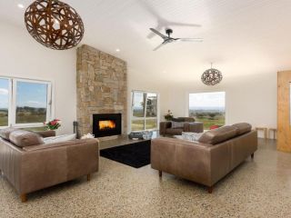 On A Hill - modern country home near Braidwood Guest house, New South Wales - 1