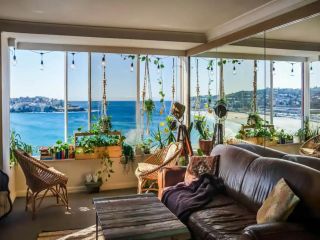 On Top Of The World Views at Sydney Dreams Serviced Apartments Bondi Apartment, Sydney - 3