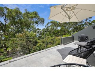 One At Eight Apartment, Lorne - 3