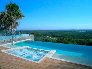 One Mile Retreat - Ocean Views Pool Spa Villa, Anna Bay - 4