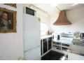 &#x27;Ooh La La&#x27; is a quirky French inspired apartment Apartment, Goolwa South - thumb 11