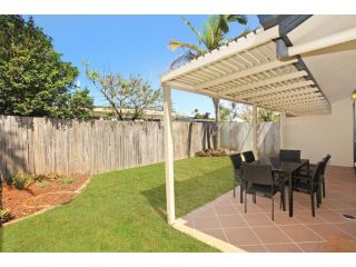 Oomoo 27 - Four Bedroom Townhouse - Close to Beaches! Guest house, Buddina - 1