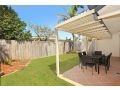Oomoo 27 - Four Bedroom Townhouse - Close to Beaches! Guest house, Buddina - thumb 1