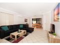Oomoo 27 - Four Bedroom Townhouse - Close to Beaches! Guest house, Buddina - thumb 4