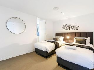 Oracle Broadbeach Gorgeous Modern 2 Bed 1 Bath Apartment Apartment, Gold Coast - 4
