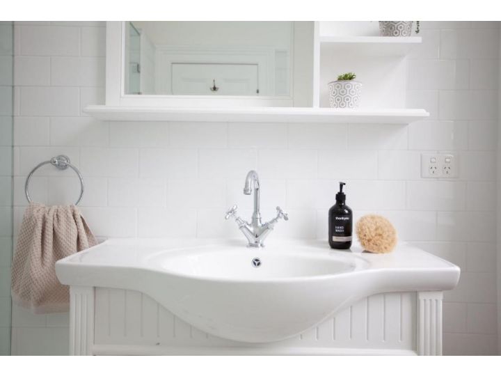 OSMOND SUITE Old Market Inn Apartment, Port Fairy - imaginea 12