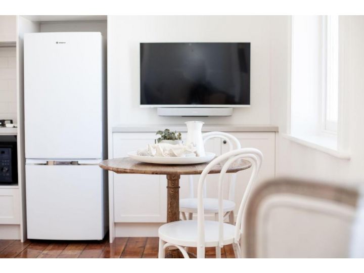 OSMOND SUITE Old Market Inn Apartment, Port Fairy - imaginea 13
