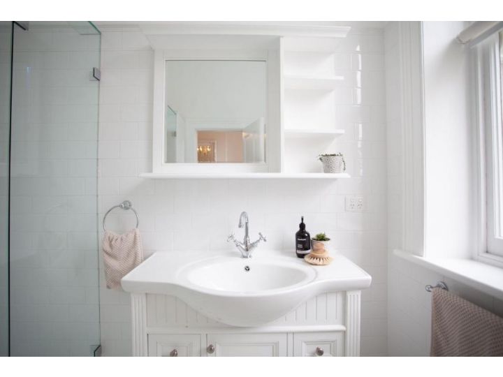 OSMOND SUITE Old Market Inn Apartment, Port Fairy - imaginea 11