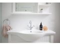 OSMOND SUITE Old Market Inn Apartment, Port Fairy - thumb 12