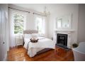 OSMOND SUITE Old Market Inn Apartment, Port Fairy - thumb 4