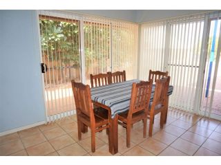 Osprey Holiday Village Unit 115 - Idyllic 3 Bedroom Holiday Villa with a Pool in the Complex Villa, Exmouth - 1
