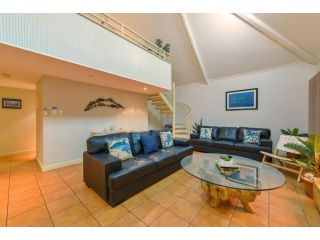 Osprey Holiday Village Unit 117 - Exquisite 3 Bedroom Holiday Villa with a Pool in the Complex Villa, Exmouth - 5