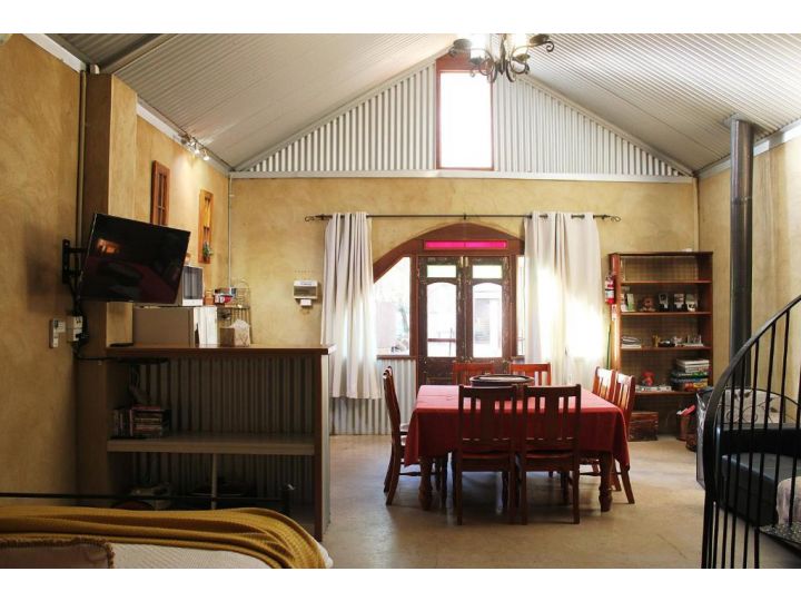 Outback Cellar & Country Cottage Guest house, Dubbo - imaginea 20