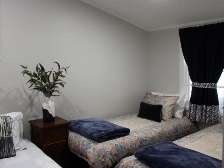 Outback Cellar & Country Cottage Guest house, Dubbo - imaginea 6