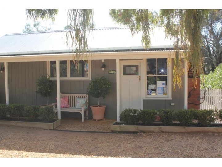 Outback Cellar & Country Cottage Guest house, Dubbo - imaginea 19