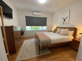 Outback Retreat Guest house, Broken Hill - 4
