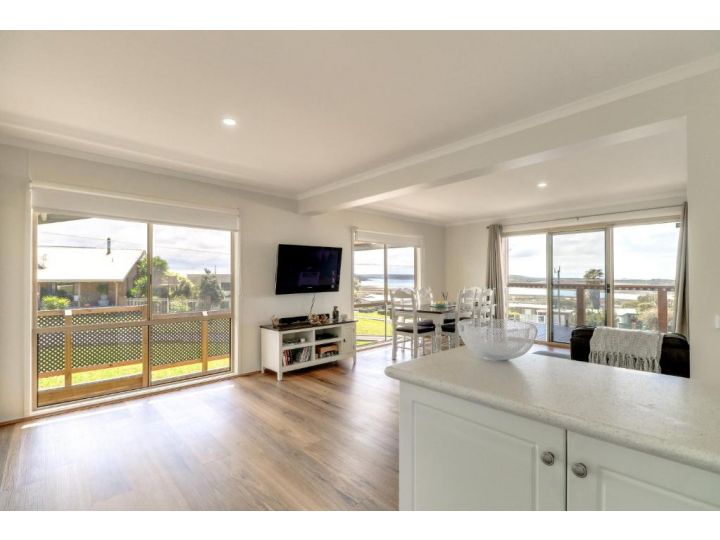 Outlook Views Guest house, Lake Tyers - imaginea 19