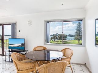 Oxley 8 at Tuncurry Apartment, Tuncurry - 1