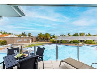 278 Pacific Blue 265 Sandy Point Road Dual key first floor Unit with Wifi and linen supplied Guest house, Salamander Bay - 1