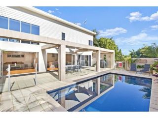 Pacific lux beach house with pool Guest house, Port Macquarie - 2