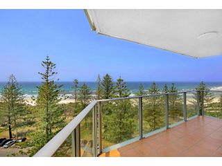 Pacific Regis Beachfront Holiday Apartments Aparthotel, Gold Coast - 1