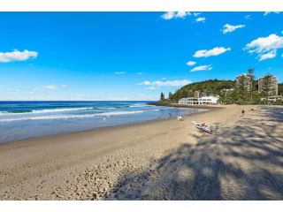 Pacific Regis Beachfront Holiday Apartments Aparthotel, Gold Coast - 3