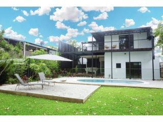 PACIFIC Stunning Coastal Home The Perfect Family Getaway Guest house, Sunshine Beach - 1