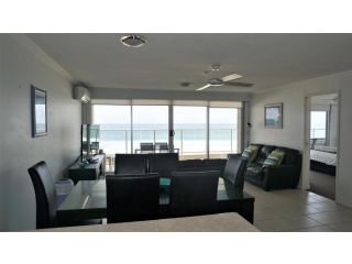 Pacific Surf Absolute Beachfront Apartments Aparthotel, Gold Coast - 4