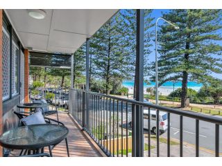 Pacific View unit 3 - Balcony with ocean views Beachfront Rainbow Bay Coolangatta Apartment, Gold Coast - 1