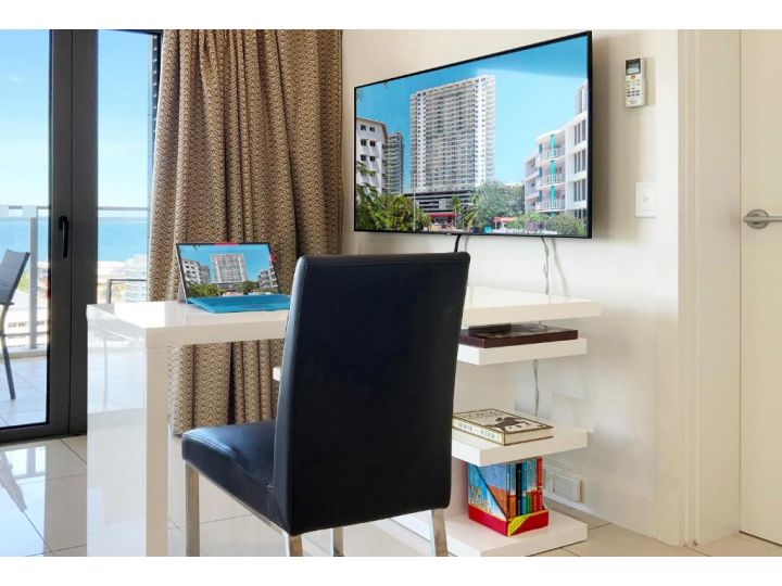 "PADSTOW" Top Location & Views at PenthousePads Apartment, Darwin - imaginea 12